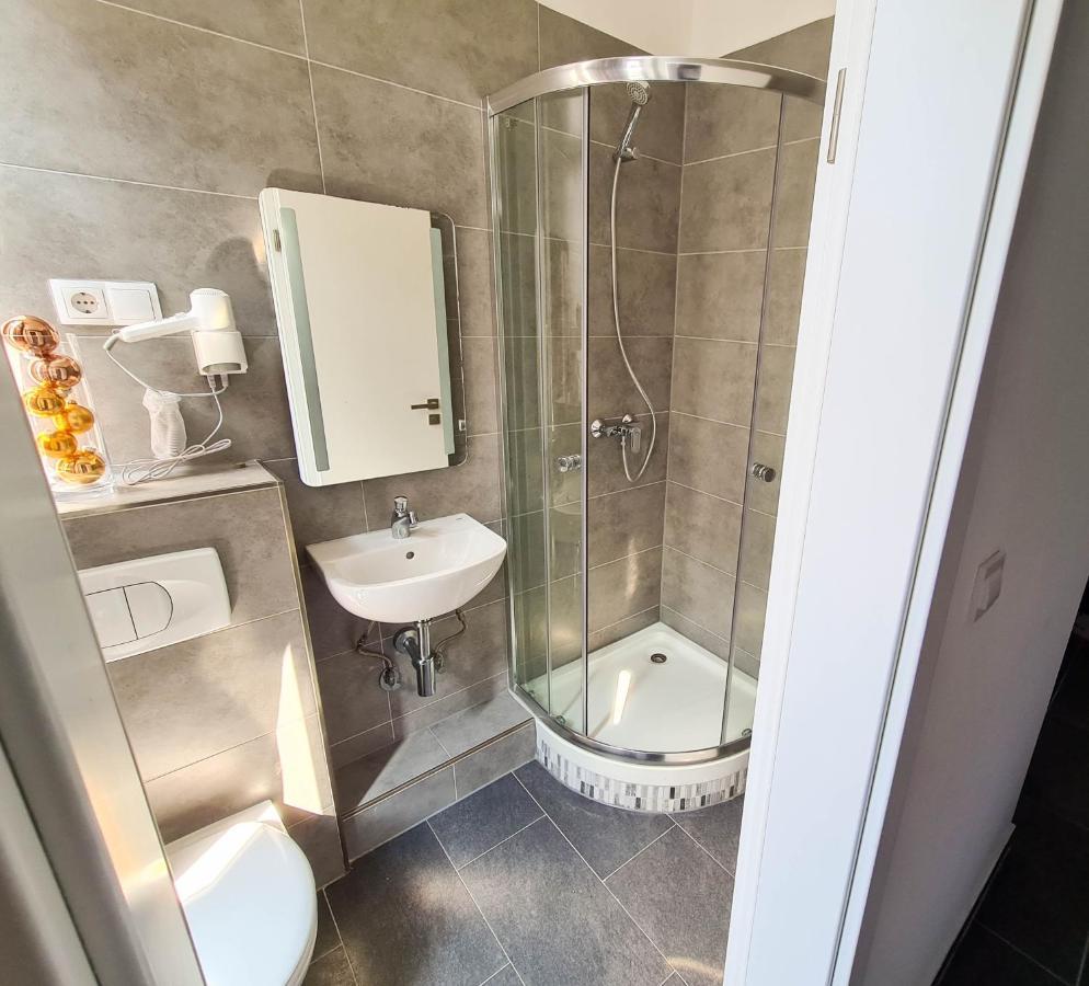 Homesuites Mikroapartments Бремен Екстериор снимка